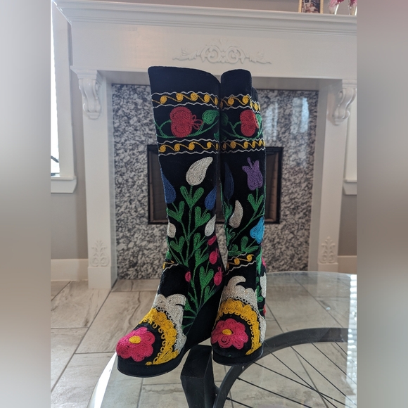 Rockwell Tharp Shoes - Rockwell Tharp Velvet Embroidered Boots